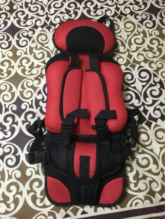 Детское автокресло с Aliexpress на фото