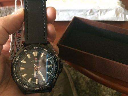 Мужские наручные кварцевые часы с Aliexpress вид