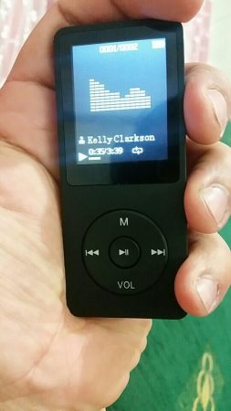 Многофункциональный MP3-плеер с AliExpress на фото