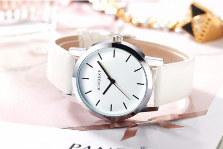 Стильные женские наручные часы с AliExpress на картинке